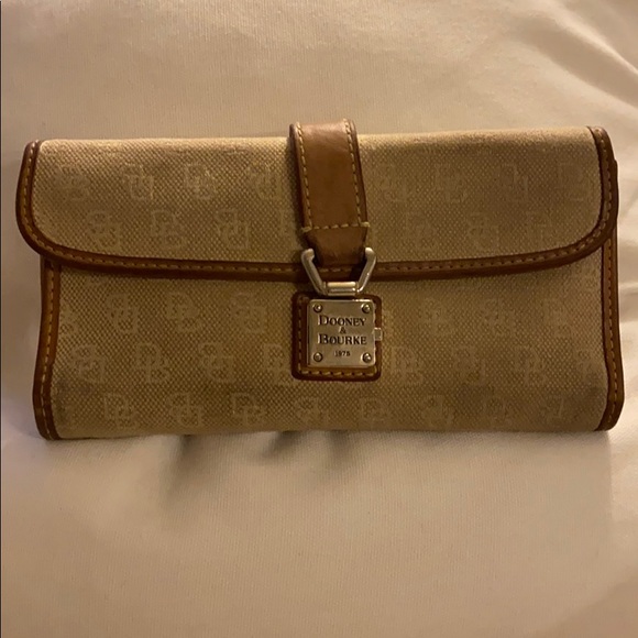 Dooney & Bourke Wallet - Picture 1 of 2